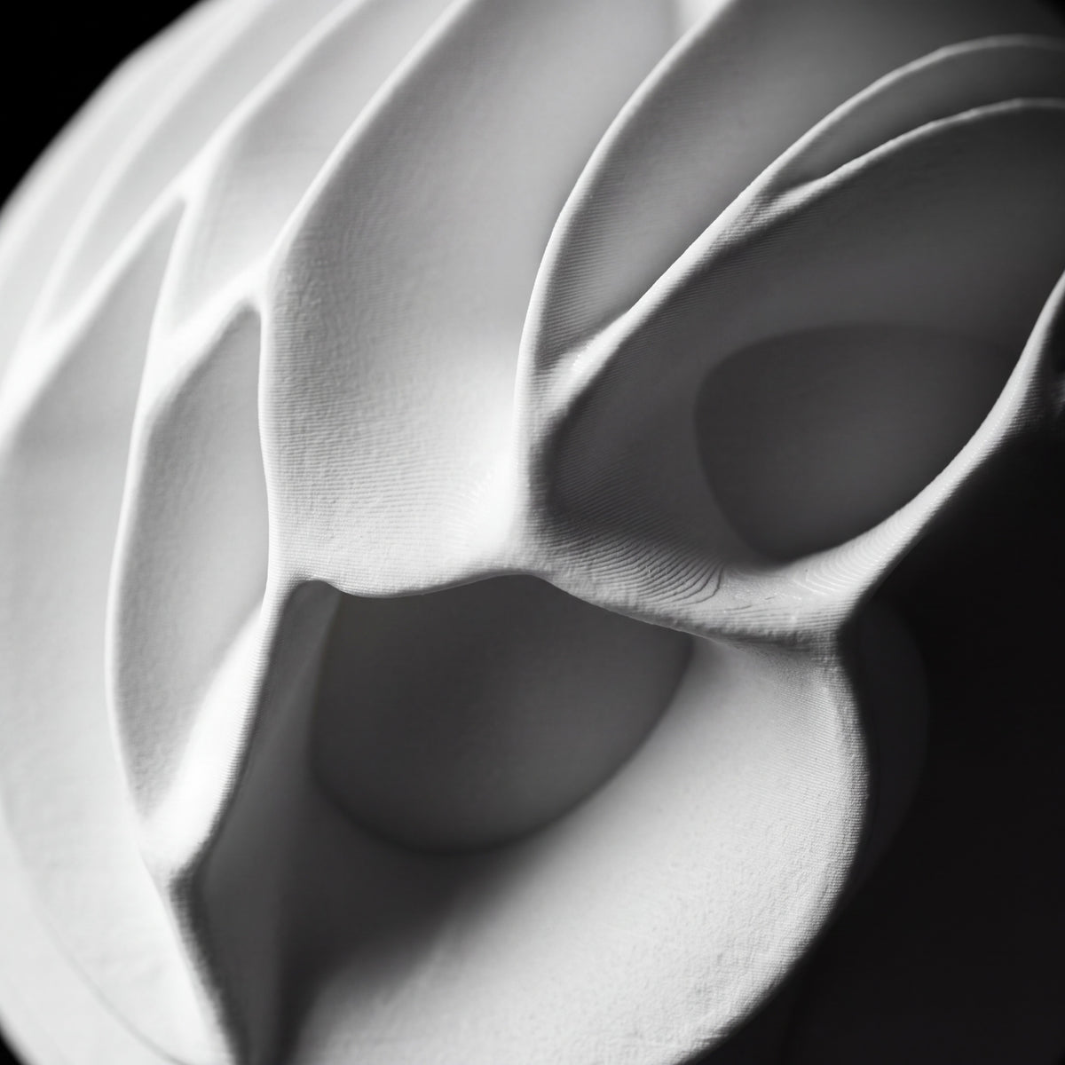 Ignis : la grande lampe inspirée d'une coulée de lave